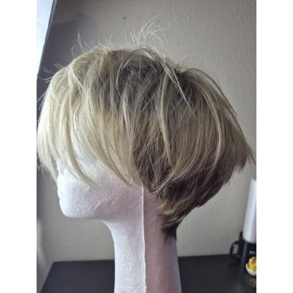 PAULA YOUNG A0106 Wig Topper Blonde to Brown Color 8/24/101S8 Hairpiece - Picture 2 of 10